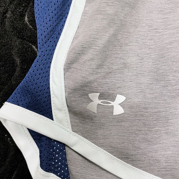 Under Armor Running Shorts - Picture 2 of 4